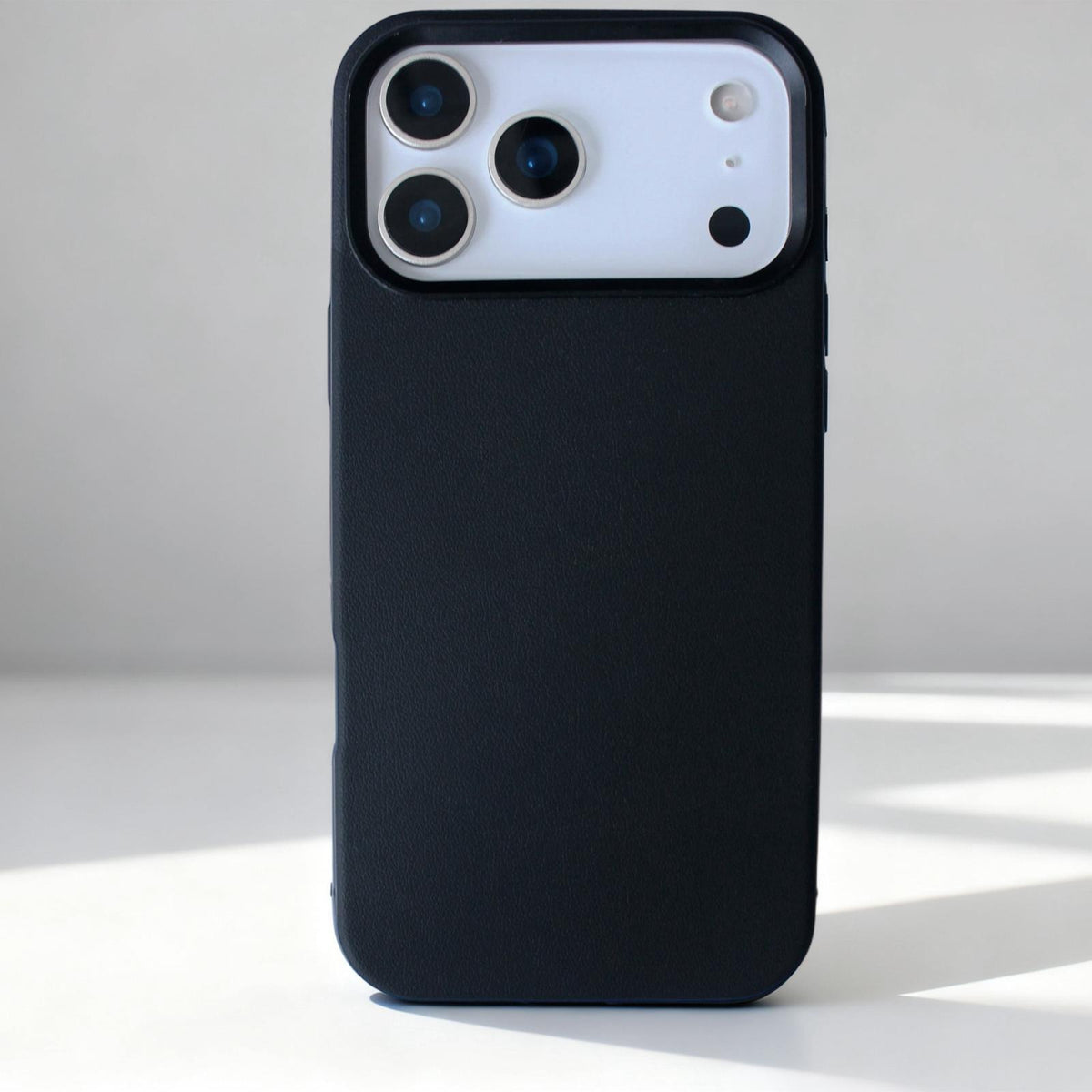 BRABUS MagSafe-Compatible Leather-Covered Detok Phone Case for iPhone 17 · 3