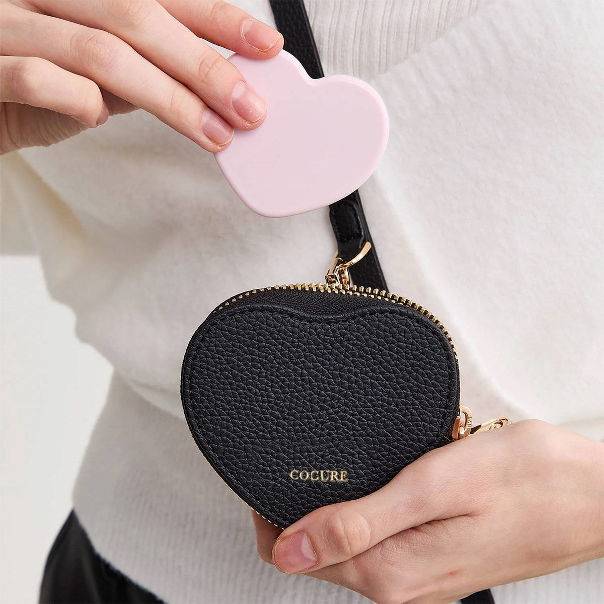 COGURE Heart Pattern Pouch Bag · 3