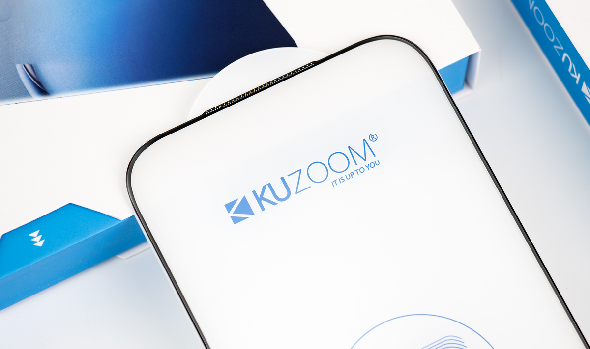 KUZOOM Tempered Curved Glass Screen Protector for iPhone 16 Pro Max · 4